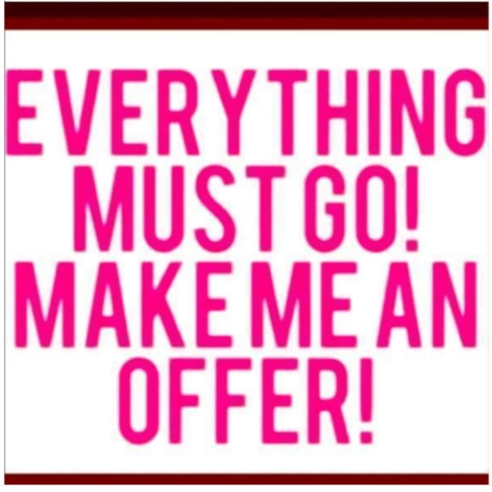 I love offers ❤️ I accept All reasonable offers 🛍
